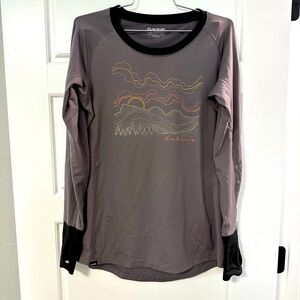 Dakine womens long sleeve lavender mountain scene base layer